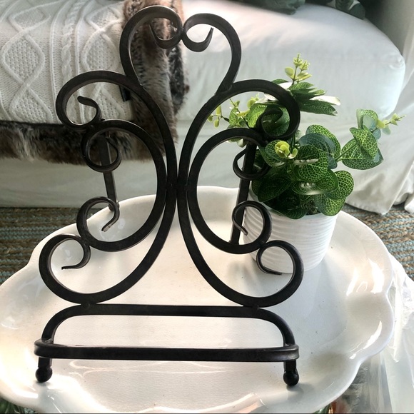 NWT Large Metal Heart Shape Bronze Picture Frame Book Holder - Picture 1 of 5